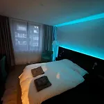4* Boutique Zimmer Am Hafen + Oepnv & Tg *